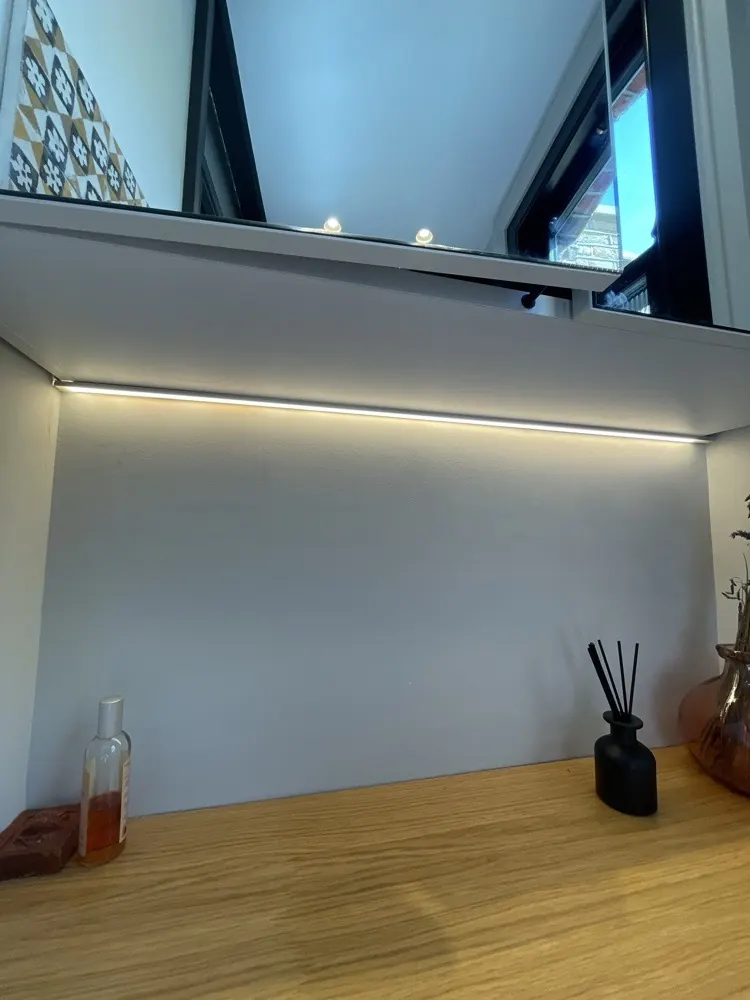 LED strip under the shelf, working